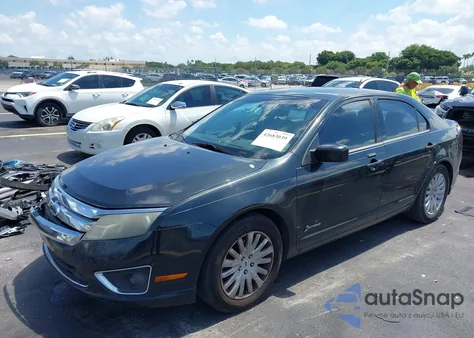 2010 Ford Fusion Hybrid z USA, uszkodzony, nr VIN 3FADP0L34AR224317